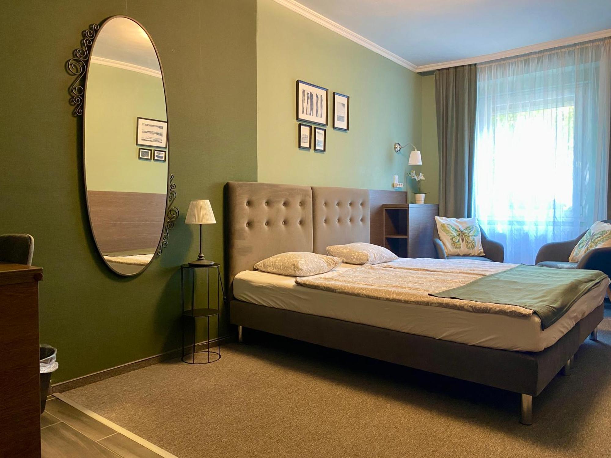Bellevue Vendeghaz 2 Hotel Vac Ngoại thất bức ảnh